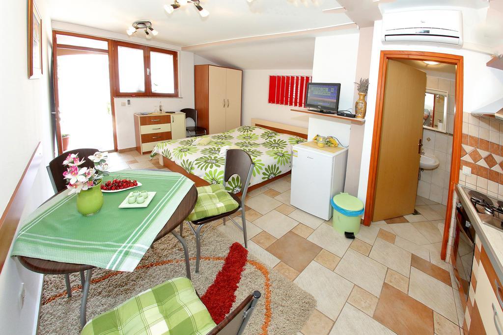 Apartments Melita Бибинє Номер фото