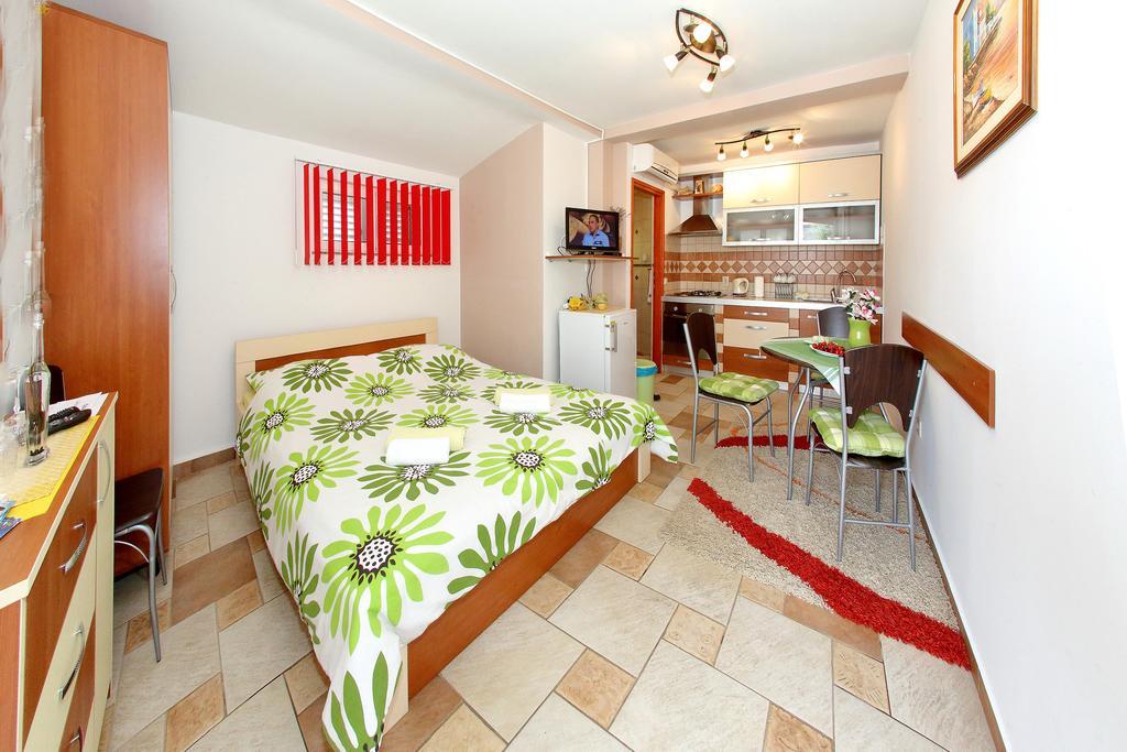 Apartments Melita Бибинє Екстер'єр фото